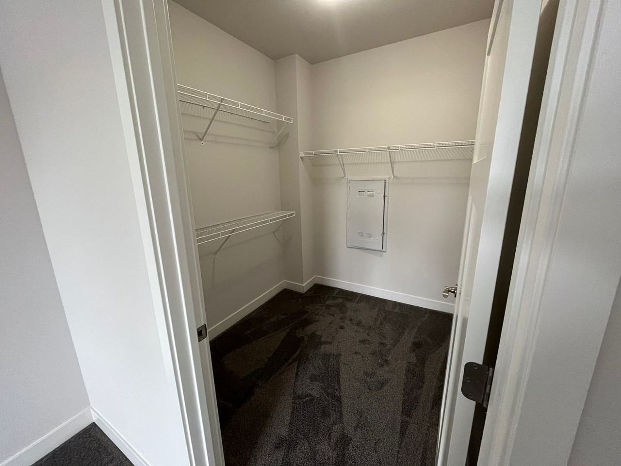 Cottage Grove Commons: 1300 N Windsor - Photo 7 of 47