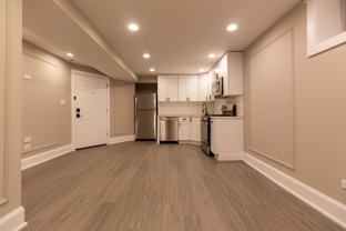 PF-ARG, 2850 W Barry Series - Photo 1 of 1