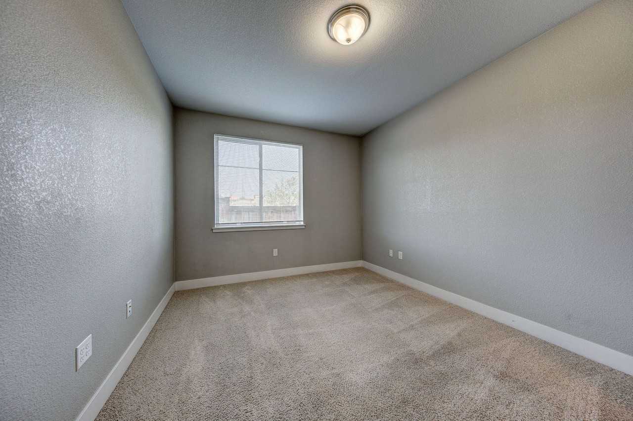 1409  West Elizabeth - Photo 6 of 28