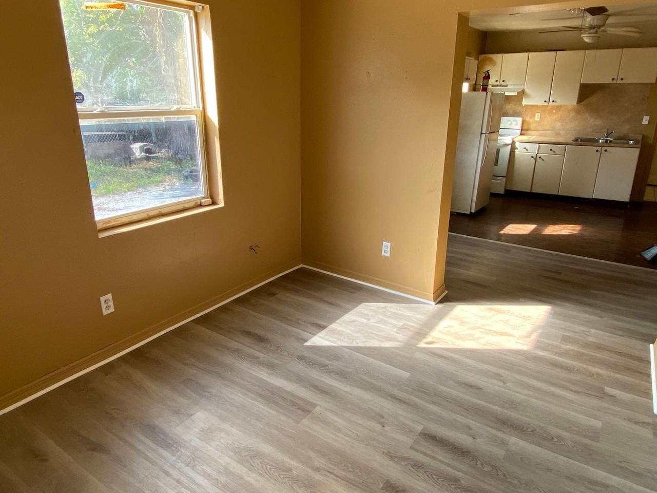 PW01m Triplex 1951 24th St Sarasota - Photo 3 of 9