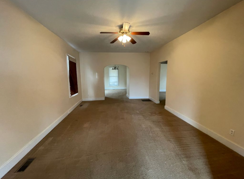 1028 Pennsylvania St - Photo 2 of 6