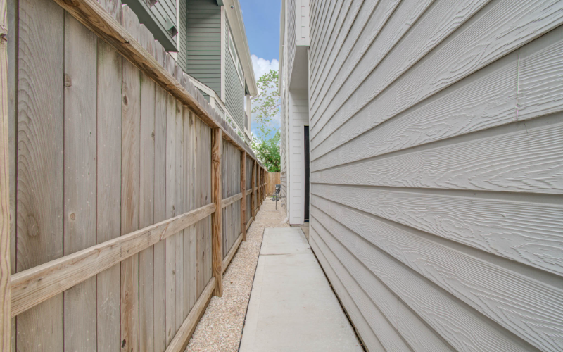4612 Oats St - Photo 3 of 38