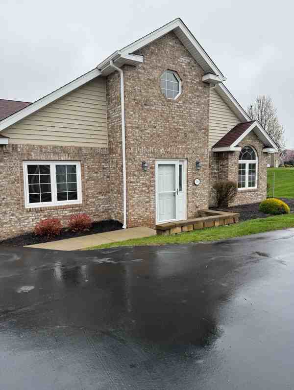 74 Nicholas Dr - Photo 2 of 27