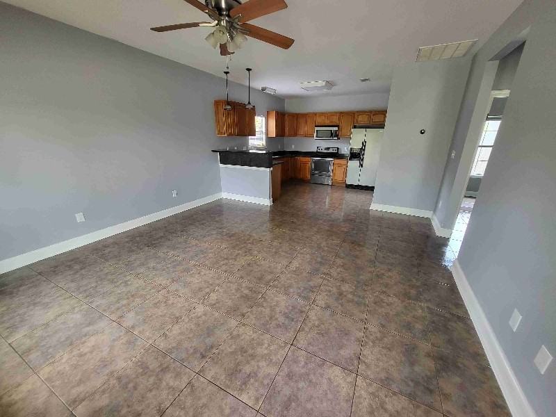 902 S Magnolia St #A - Photo 2 of 7