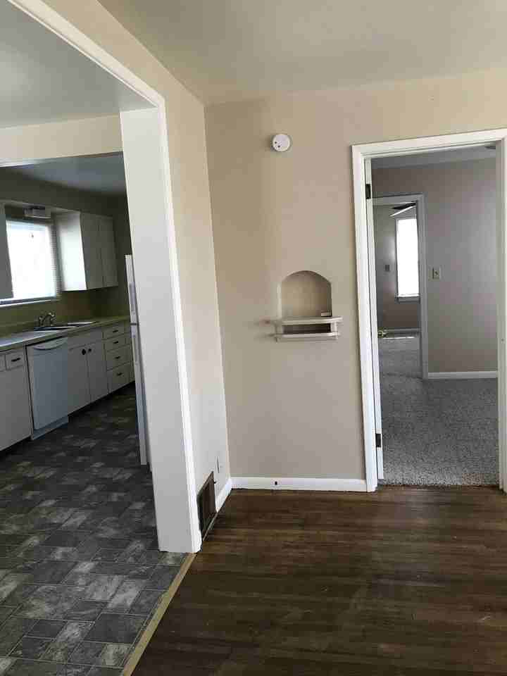 2320 2nd Ave N - Photo 5 of 8