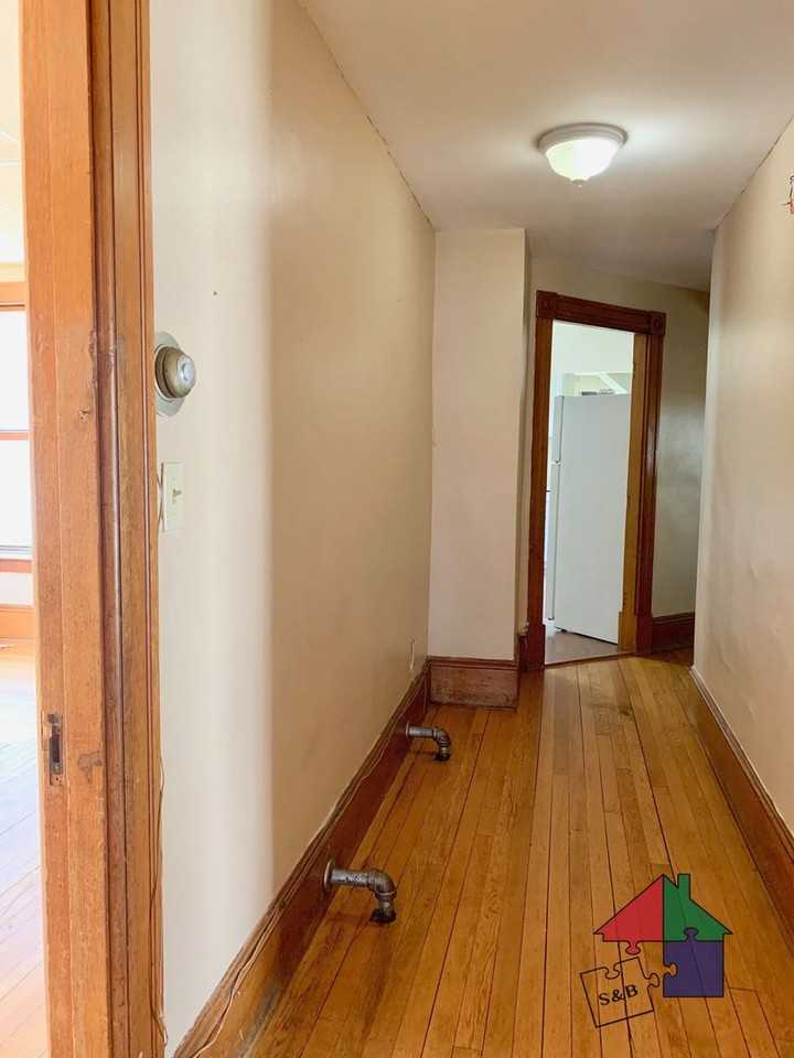 31 College St. - Photo 3 of 17