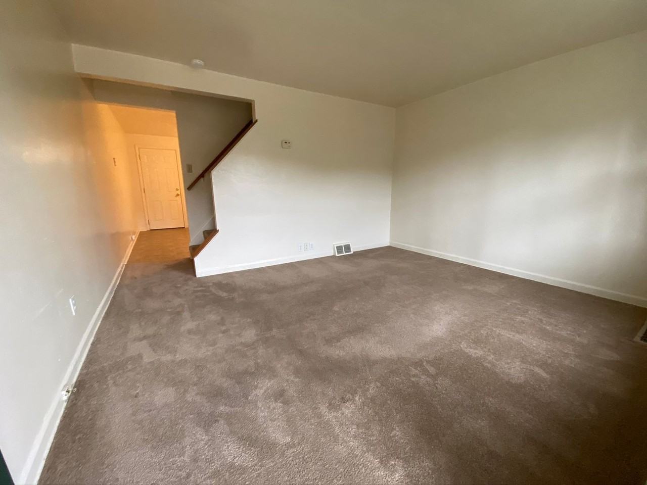 409 Lincoln Ave - Photo 2 of 10