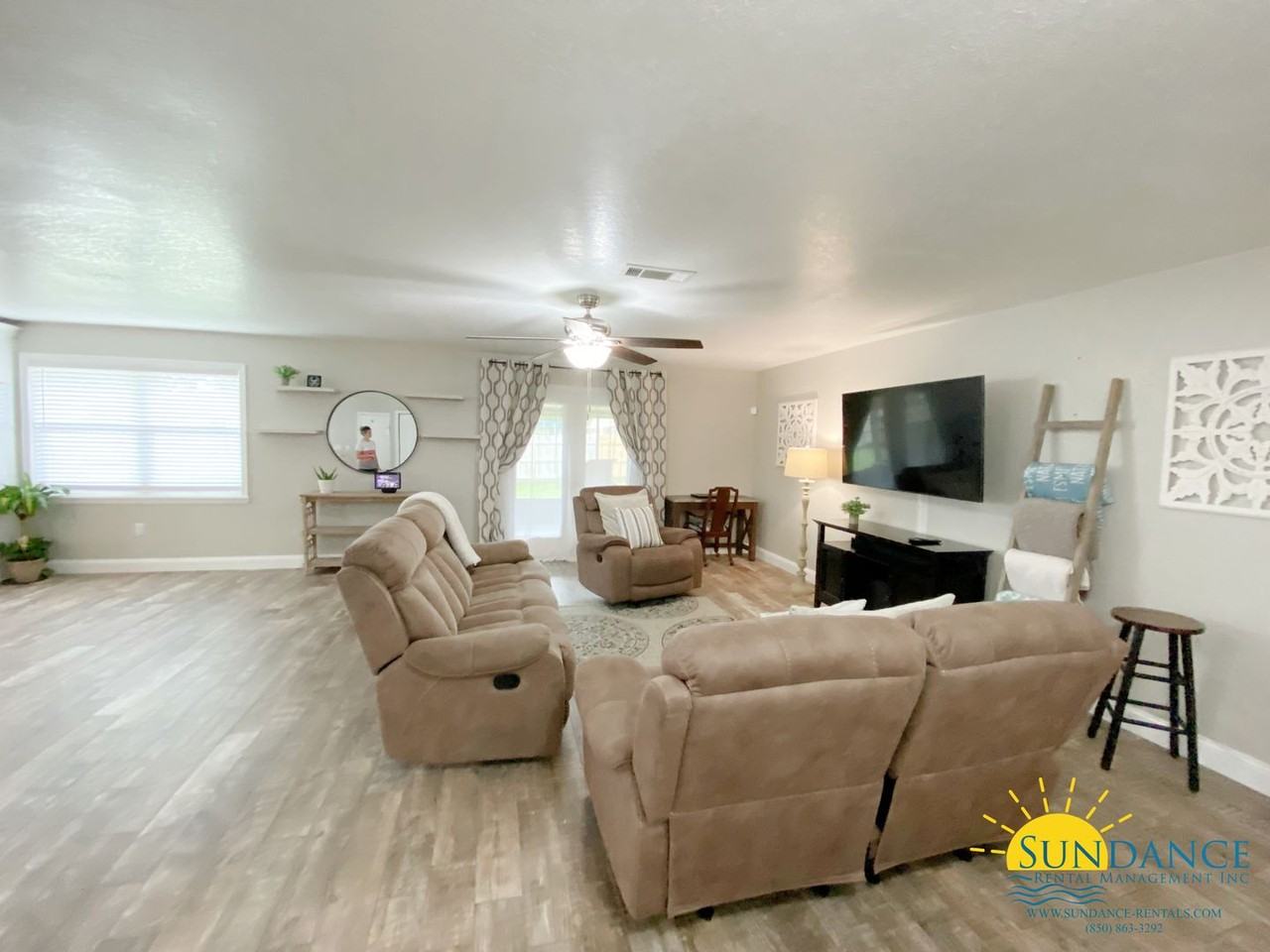 9 Doral Dr - Photo 3 of 23