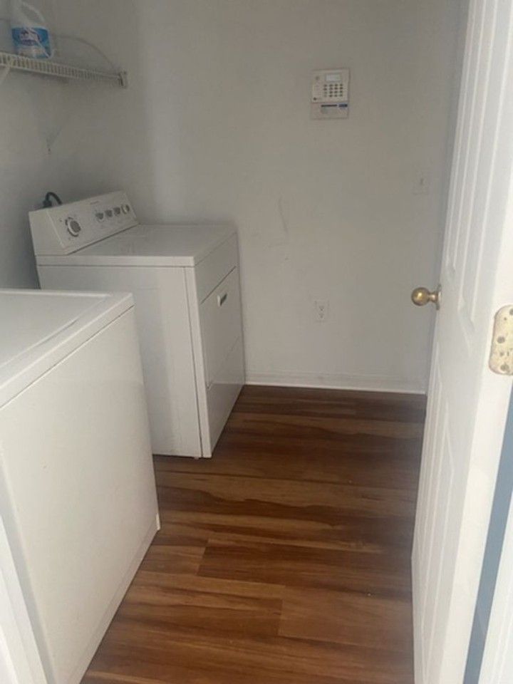 558 Peace Dr - Photo 2 of 9