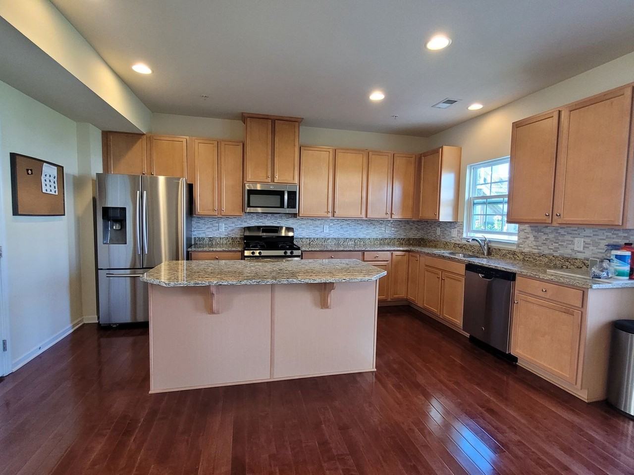 350 Sunrise Dr - Photo 3 of 21