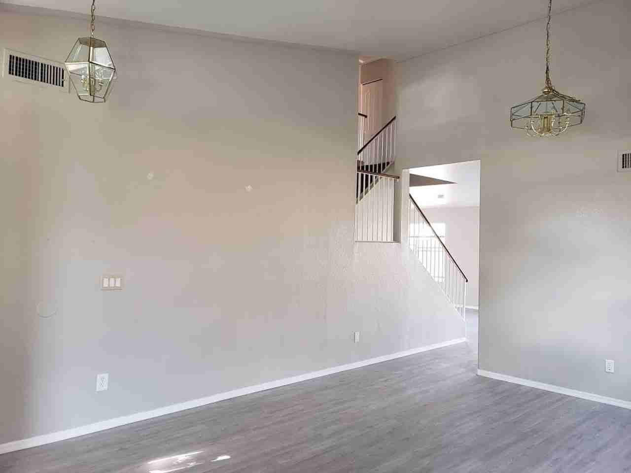 1782 W Springfield Way - Photo 4 of 7