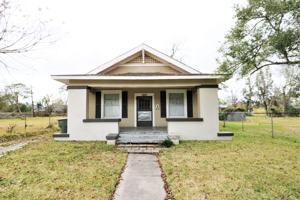 featured image of 2229 Procter St