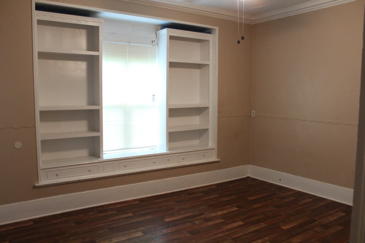 2229 Procter St - Photo 6 of 13