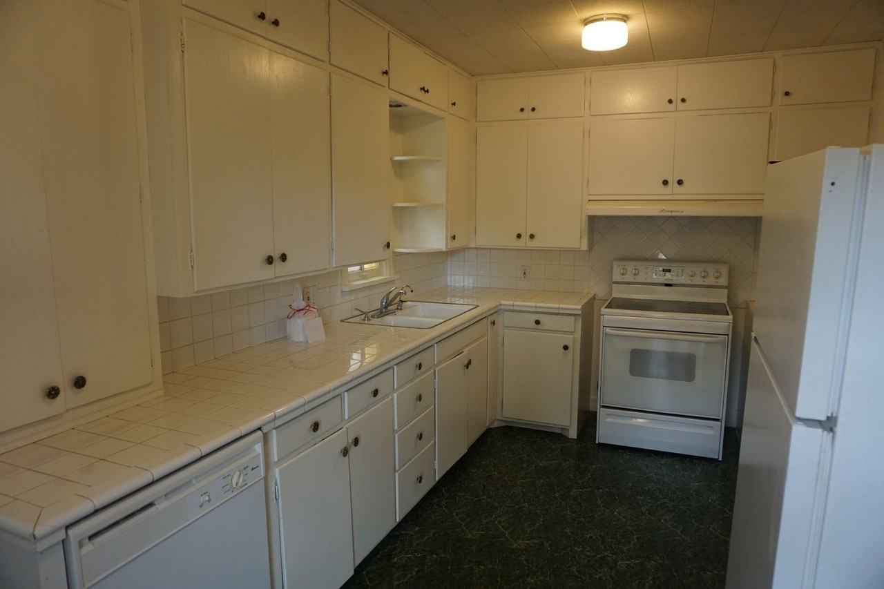 3101 21st St - Photo 4 of 9