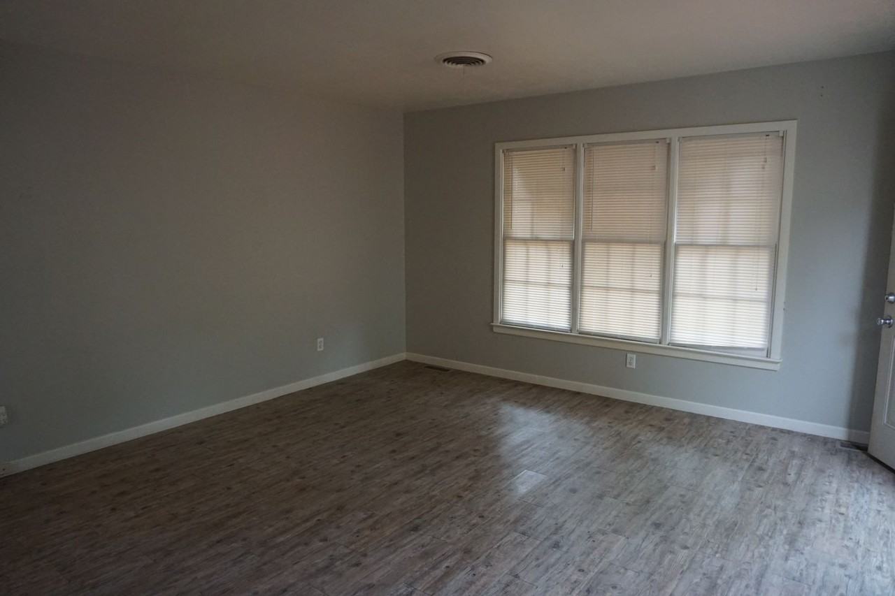 3101 21st St - Photo 5 of 9