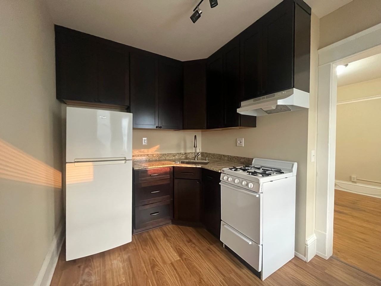 1530 Sherburne Ave Apartments in Hamline Midway, St. Paul, MN 55104