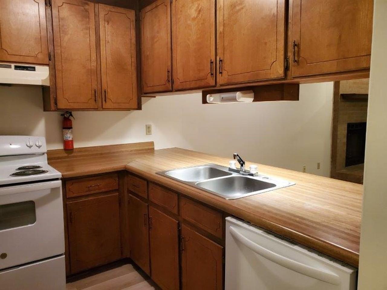 137 Brian Ct - Photo 2 of 25
