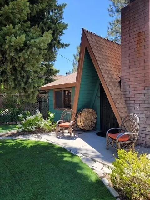 1132 West Aeroplane Boulevard - Photo 2 of 13