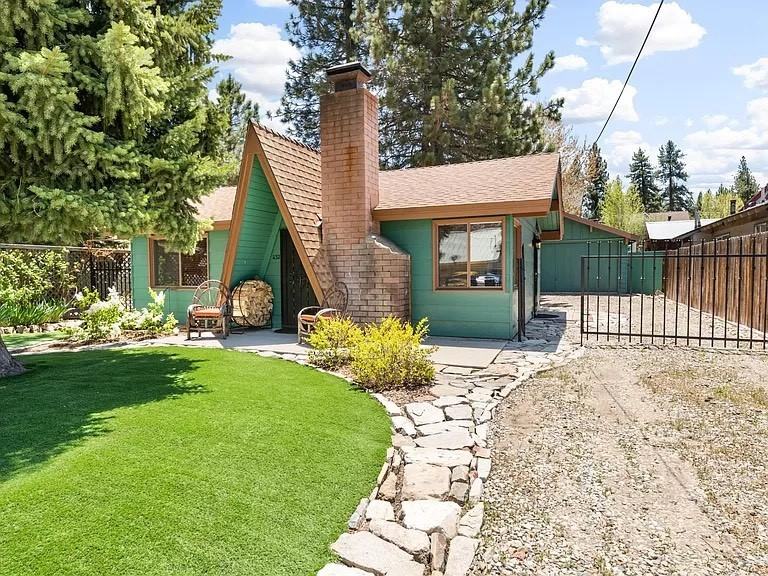 1132 West Aeroplane Boulevard - Photo 3 of 13