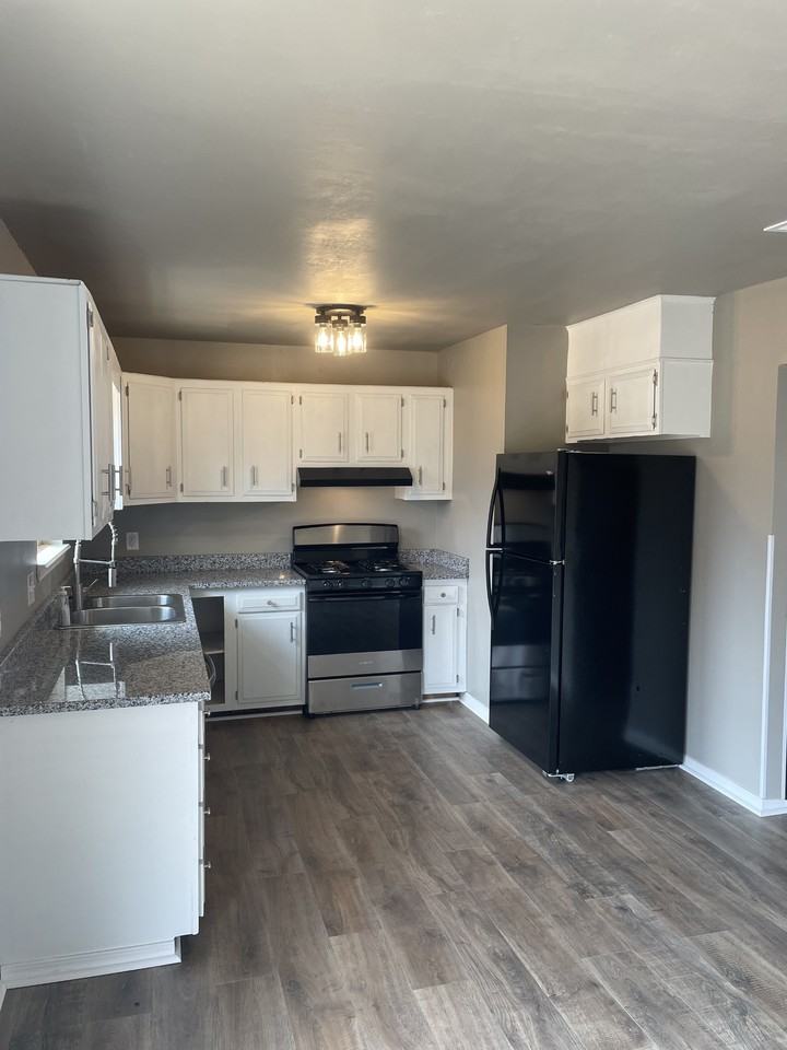 50 Hunsley Rd #NA - Photo 2 of 13