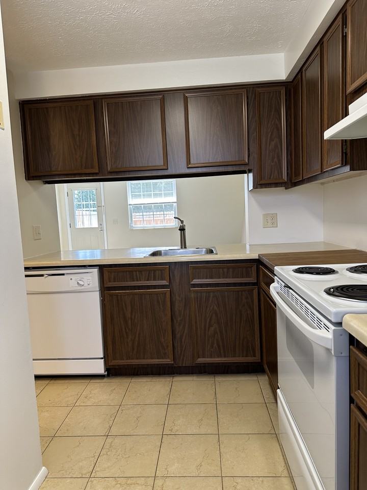 6005 Black Oak Dr #6005 - Photo 3 of 12