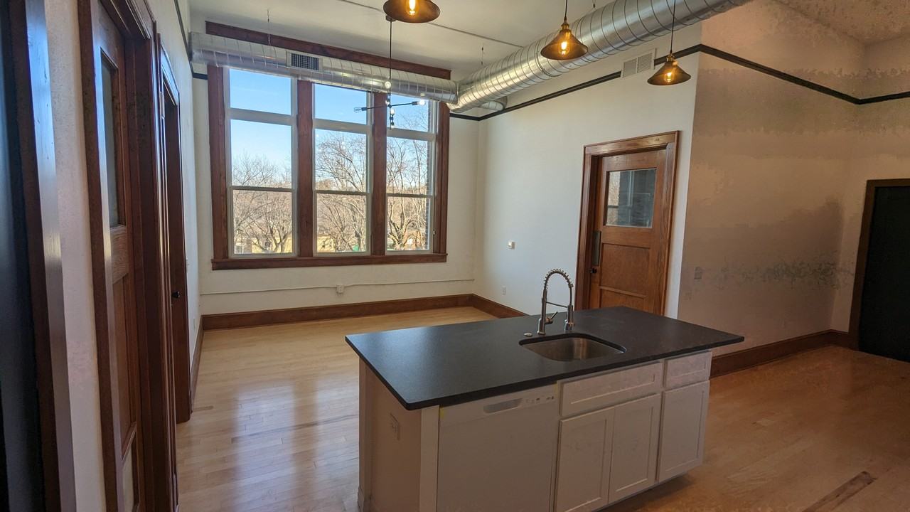 200 Dayton St - Photo 4 of 10