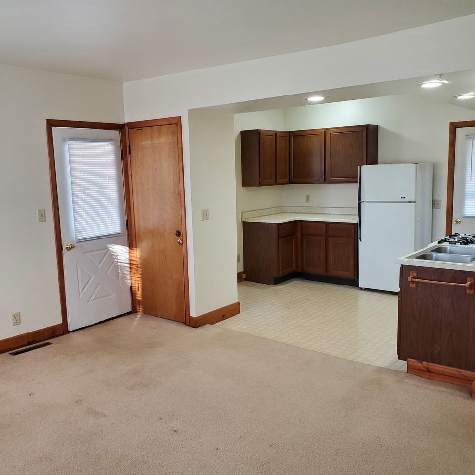 404 Courtney St #NA - Photo 3 of 13