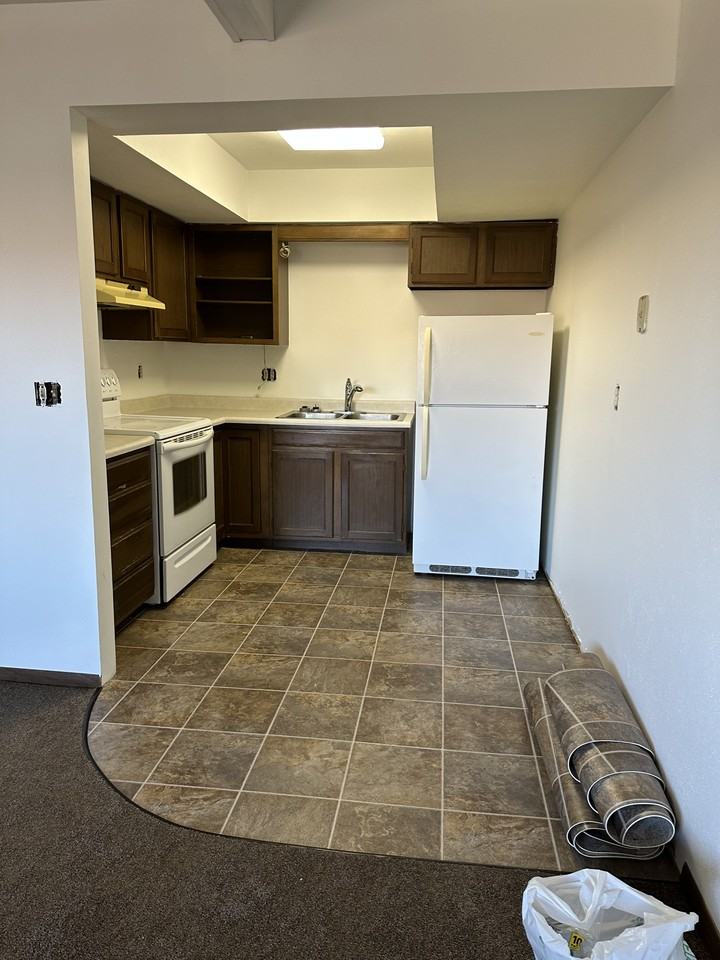 2208 Stoneybrook Rd #3 - Photo 4 of 9