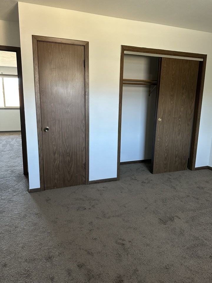 2208 Stoneybrook Rd #3 - Photo 5 of 9