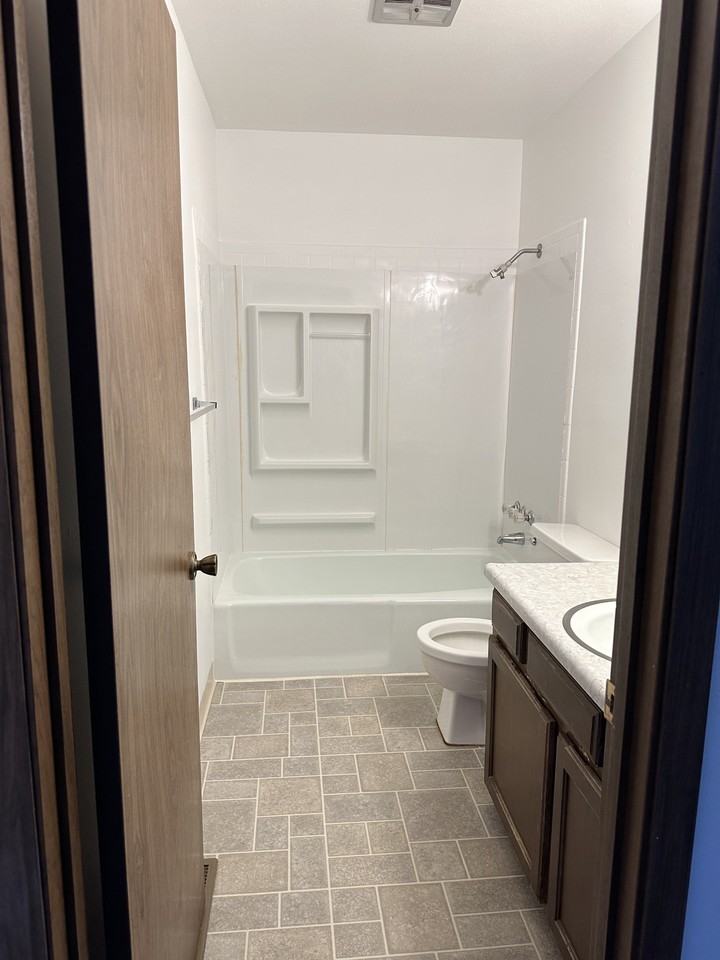 2208 Stoneybrook Rd #3 - Photo 7 of 9