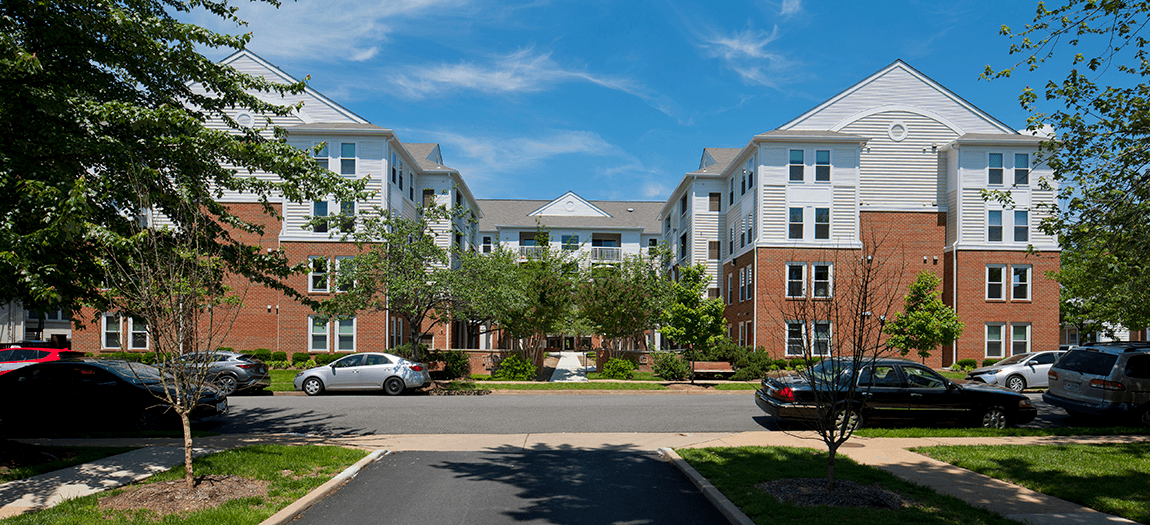 Clarendon Court - Photo 3 of 12