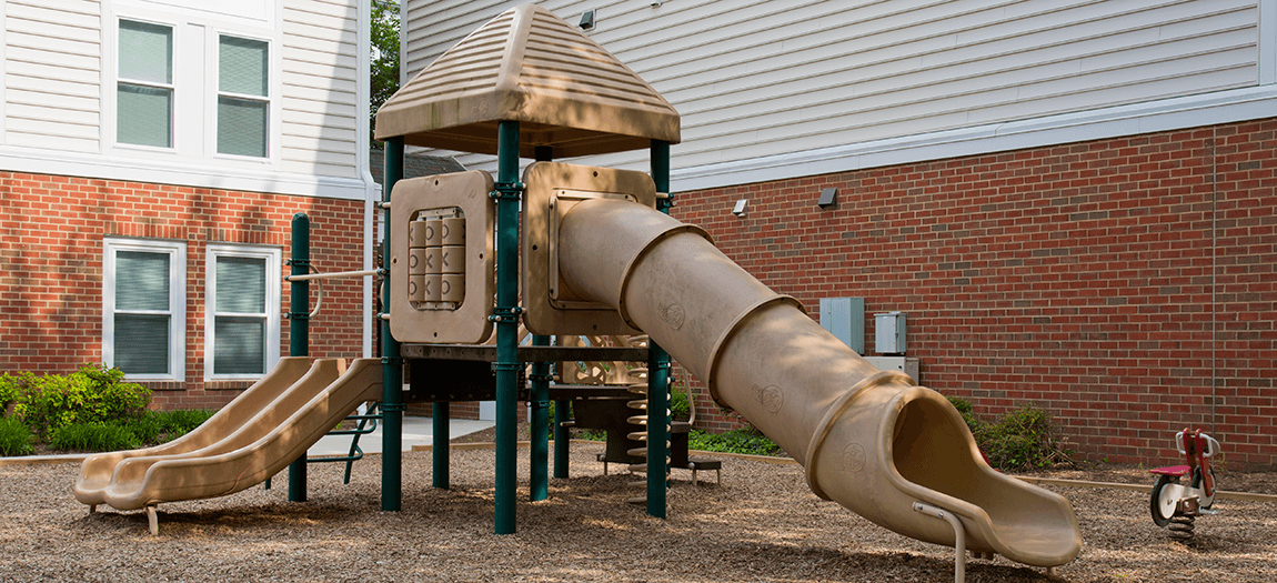 Clarendon Court - Photo 5 of 12