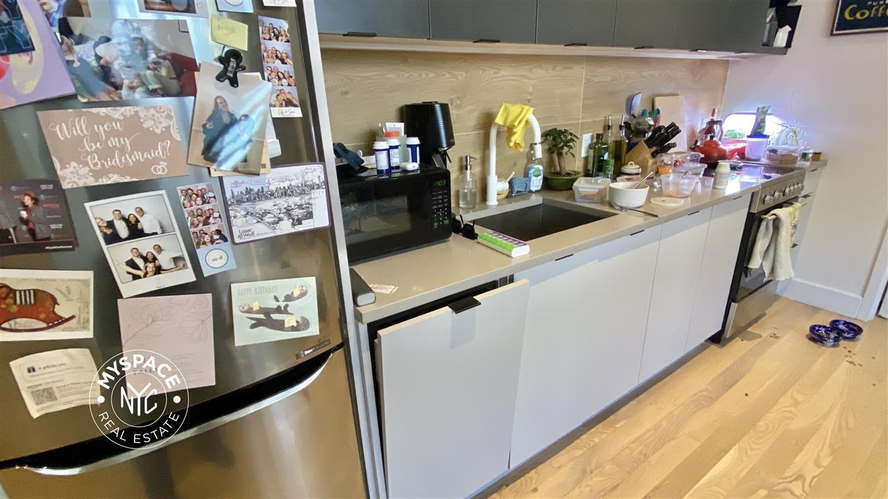 312 Devoe St #2B - Photo 4 of 9