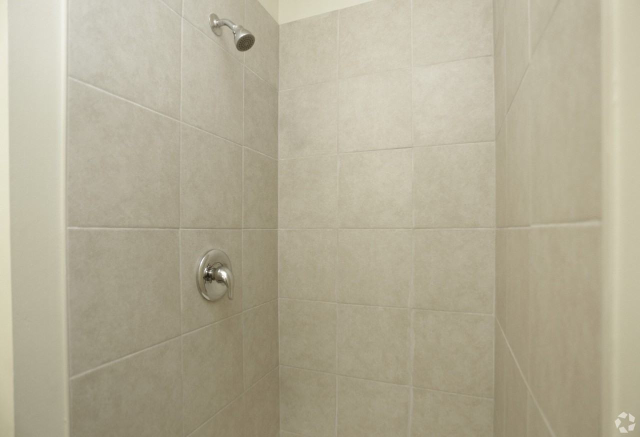 Hudson Pointe - Photo 3 of 36