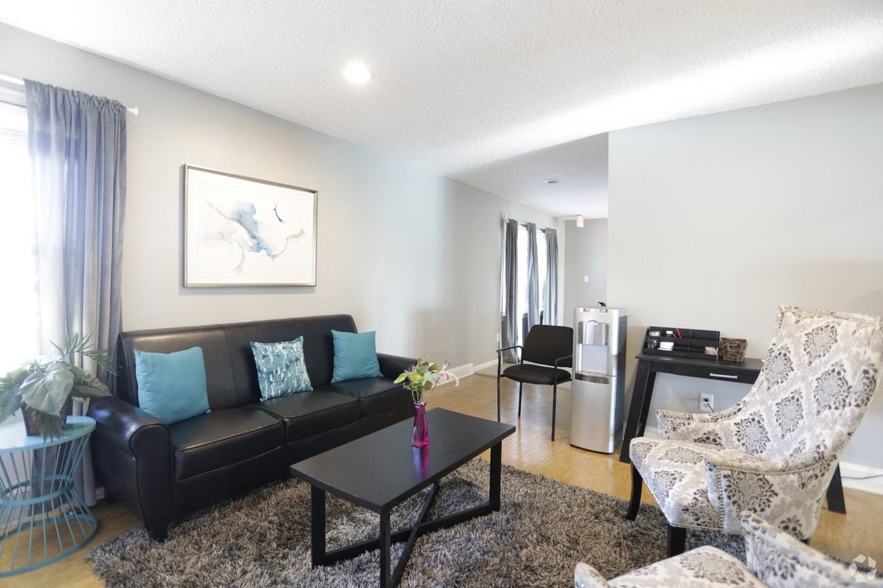 Hudson Pointe - Photo 2 of 36