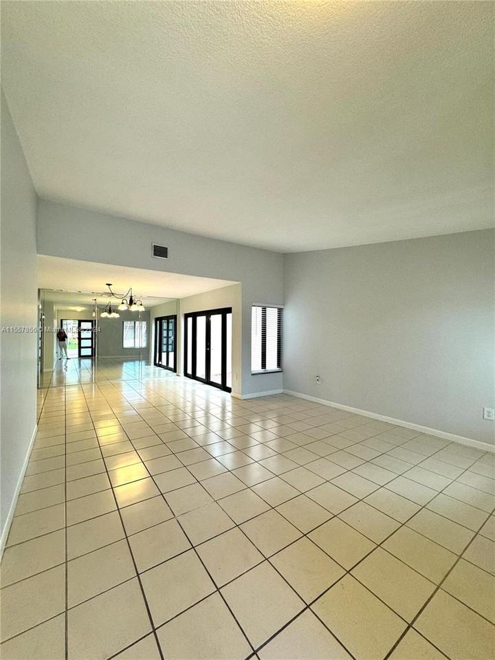 17351 Nw 66th Ct #17351 - Photo 2 of 8