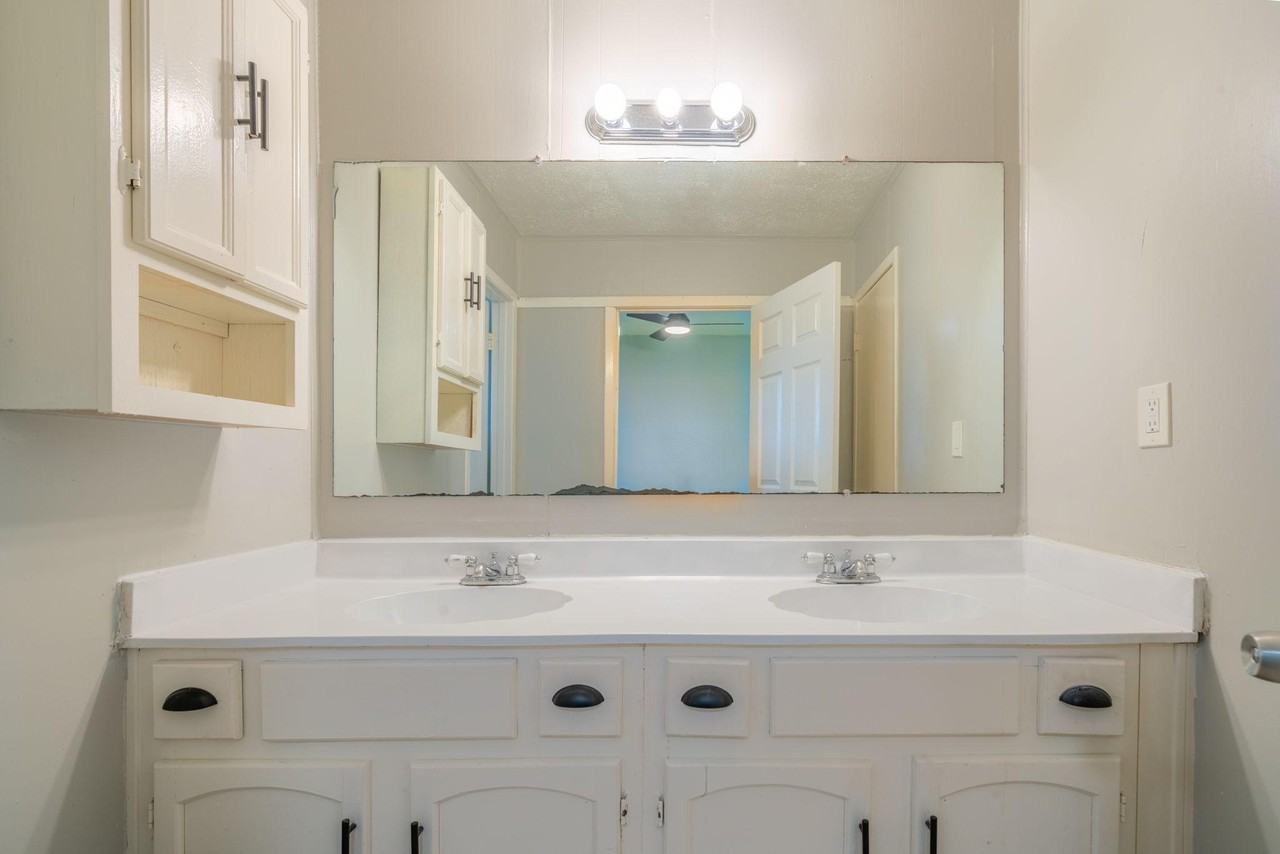 Dawson Lane - Photo 2 of 13