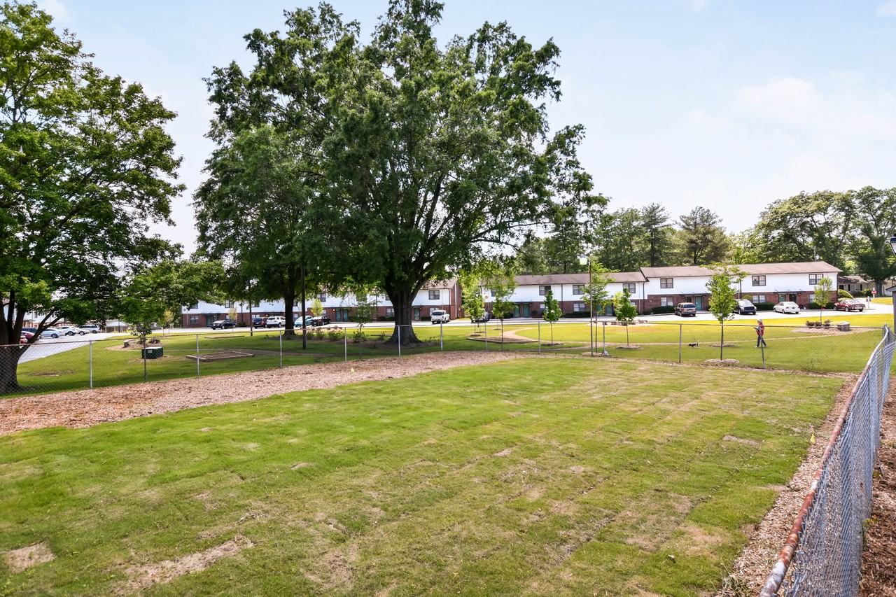 Fairmeadow Townhomes - Photo 6 of 27