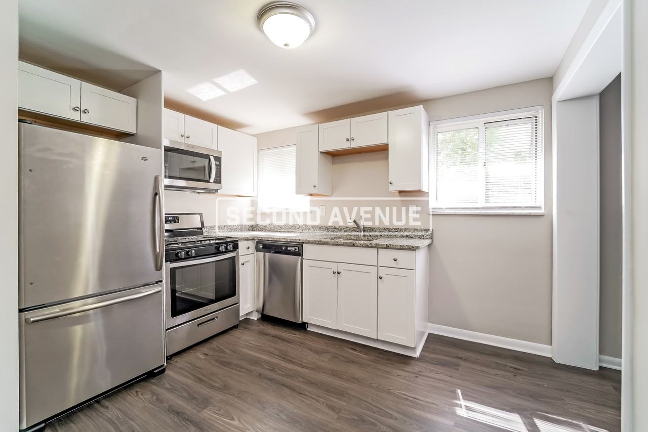 7223 Shannon Rd - Photo 3 of 15