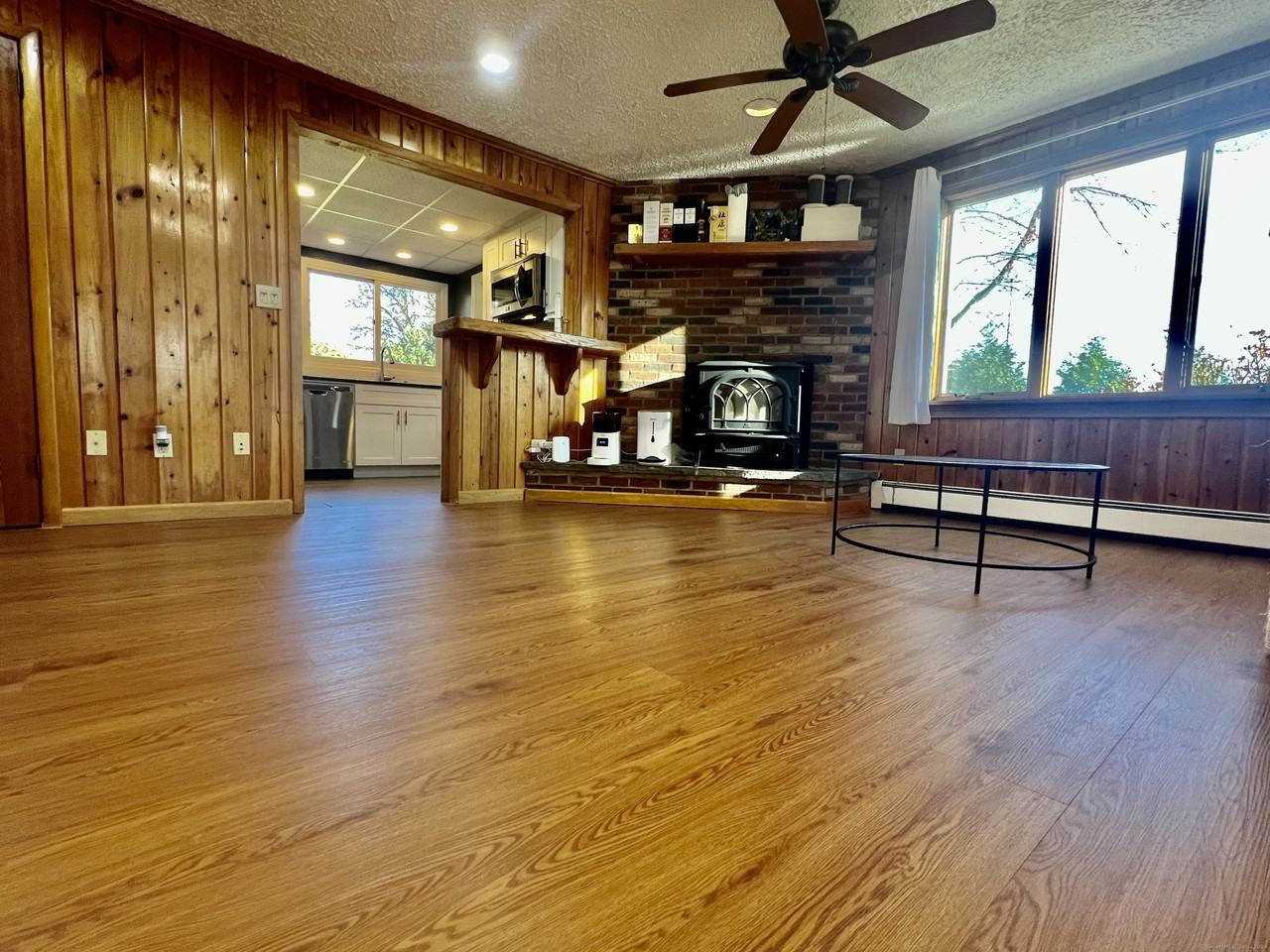 11 Orlando Pl - Photo 2 of 26