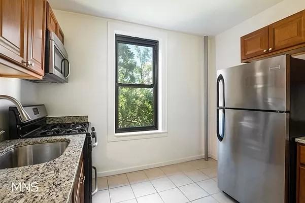 30-49 Crescent Street #H3A2 - Photo 2 of 5