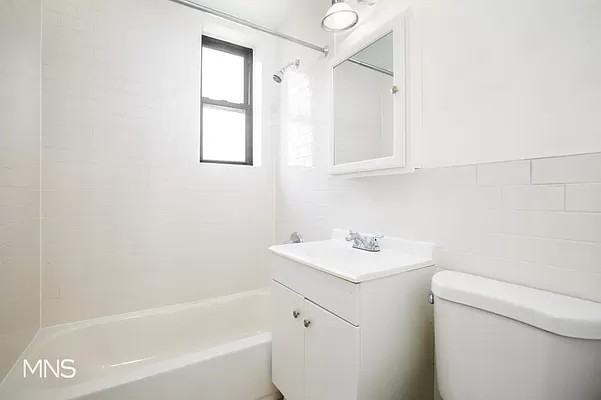 30-49 Crescent Street #H3A2 - Photo 3 of 5