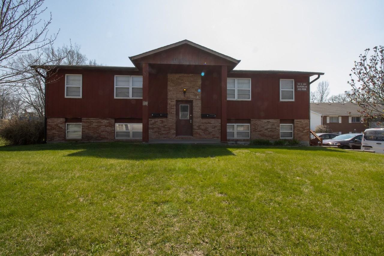 120 W Ash St - Photo 2 of 3