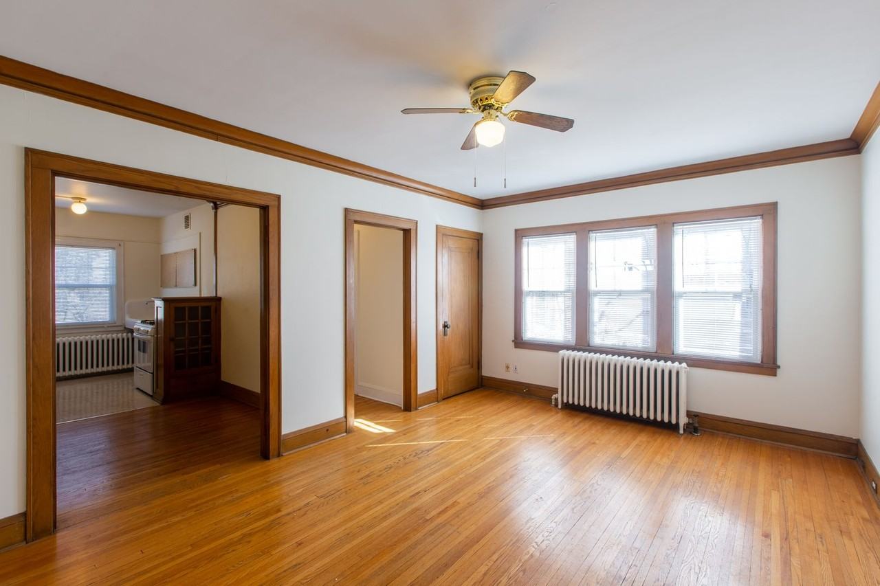 3447 Garfield Ave S - Photo 5 of 31