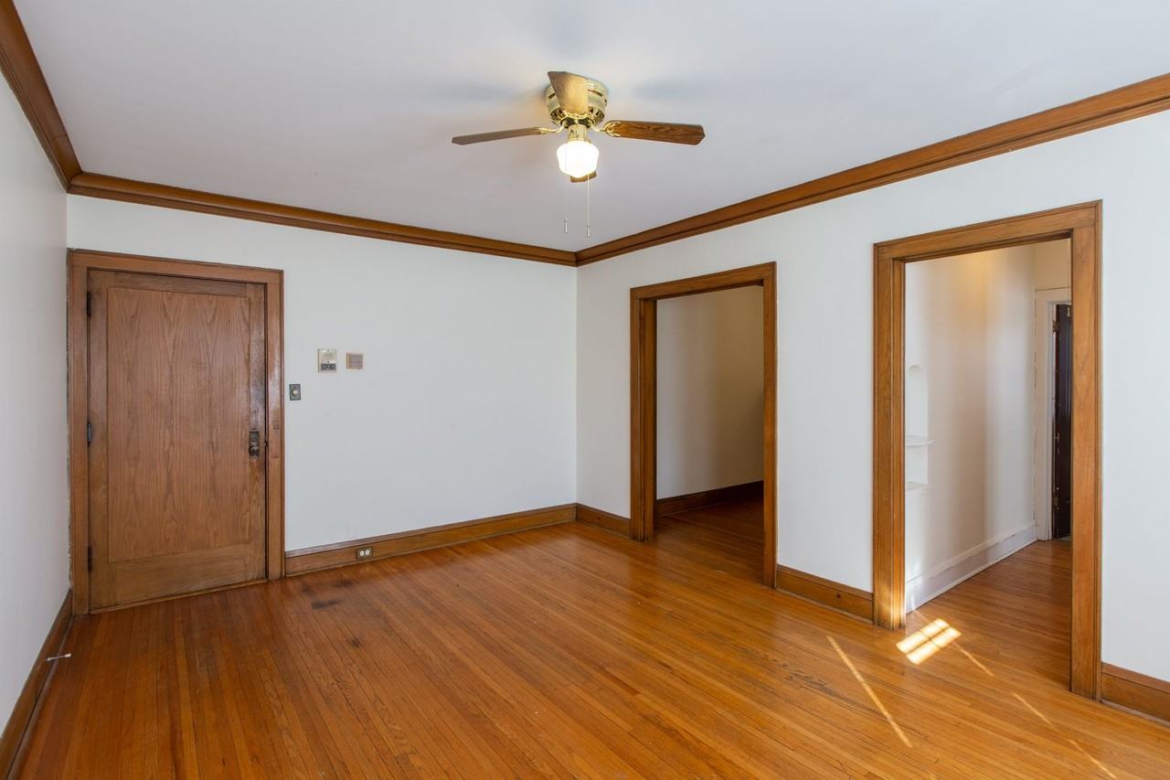 3447 Garfield Ave S - Photo 6 of 31