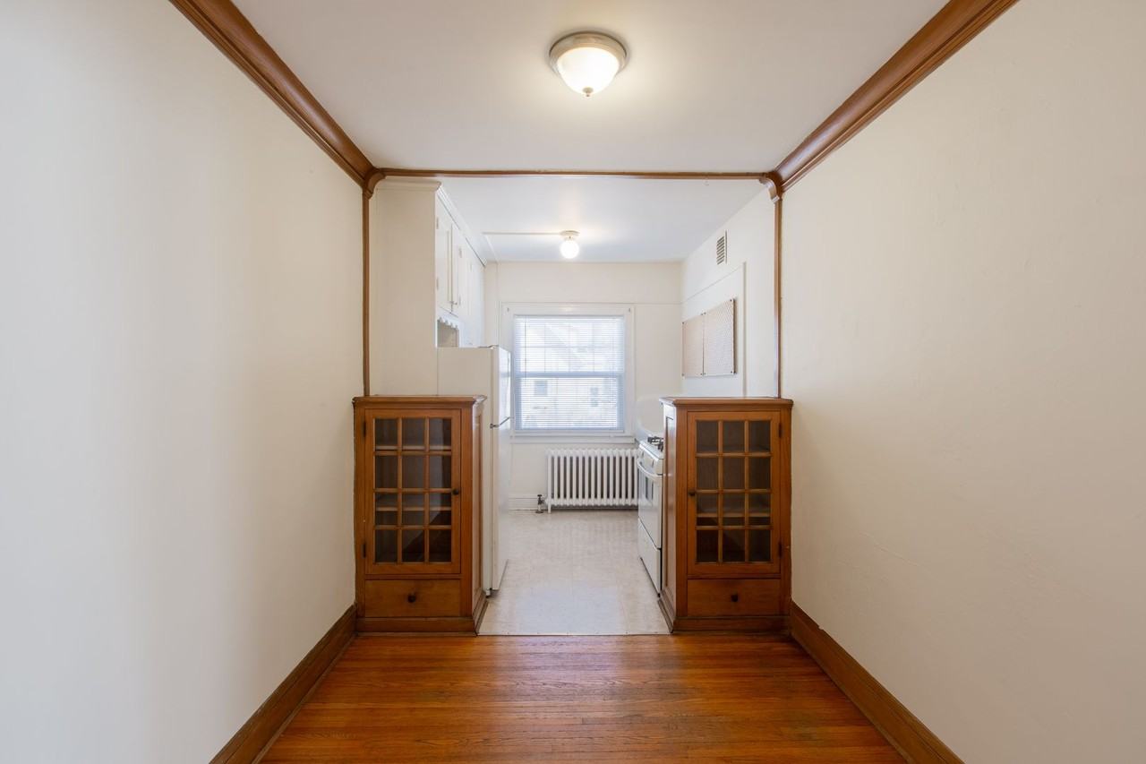 3447 Garfield Ave S - Photo 7 of 31