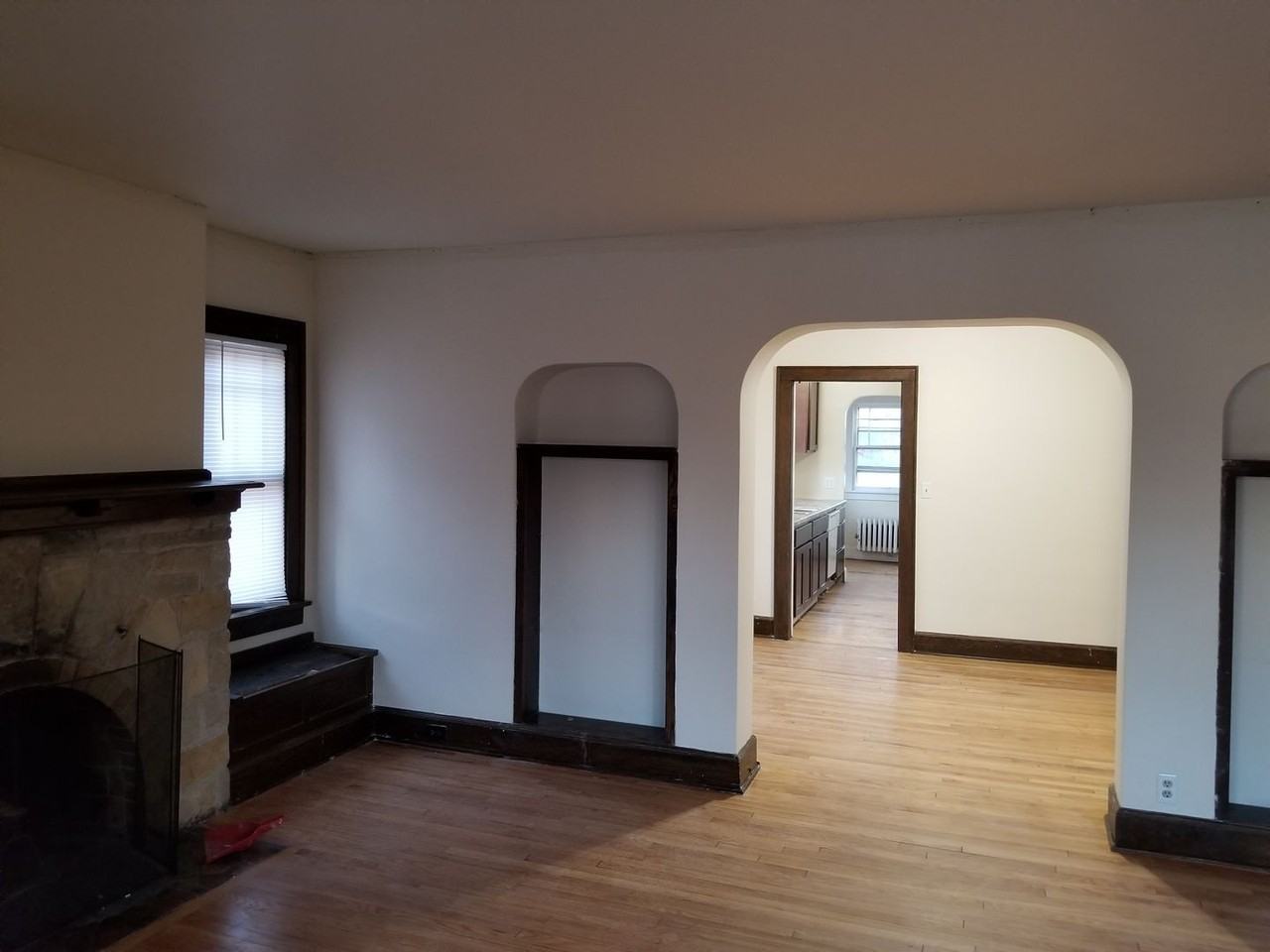 2009-2011 University Ave - Photo 7 of 10