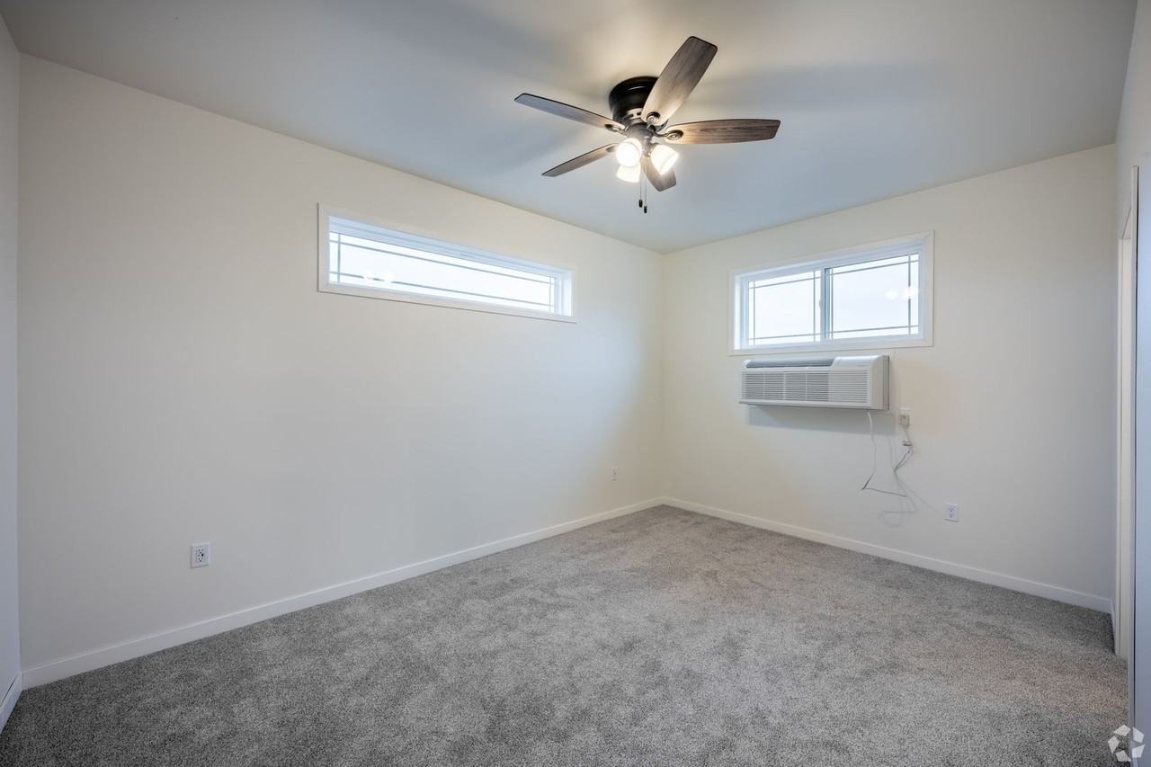 2003 11th Ave E - Photo 7 of 22