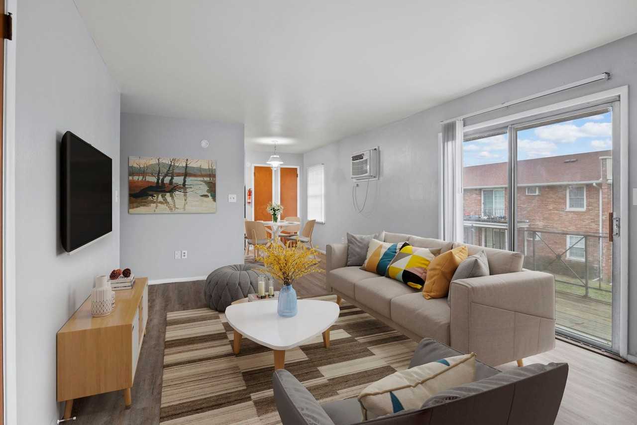 Fresh Updates, Everyday Comfort - Photo 3 of 27