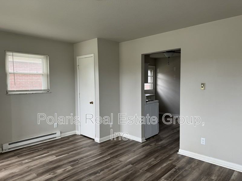 2121 Main St - Photo 3 of 14